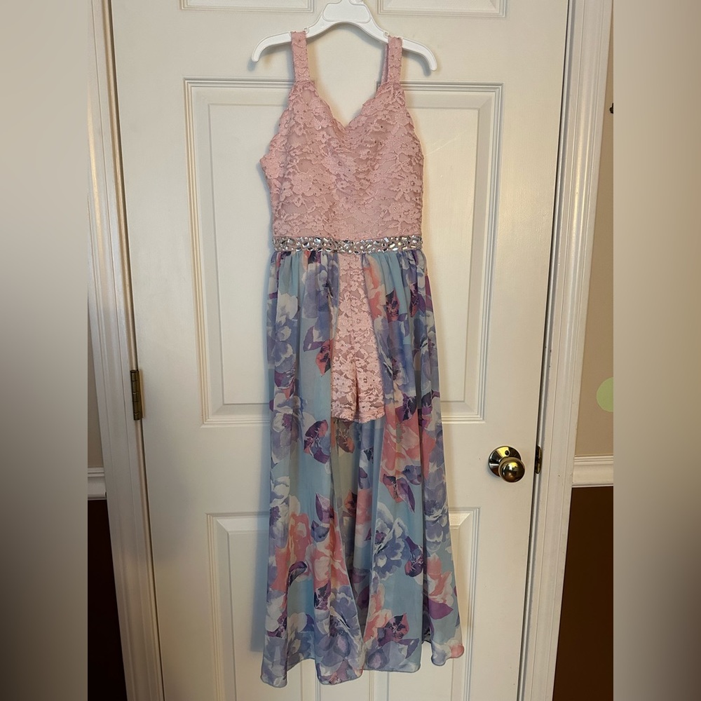 Adorable Girls Size 10 jumper w/sheer skirt.